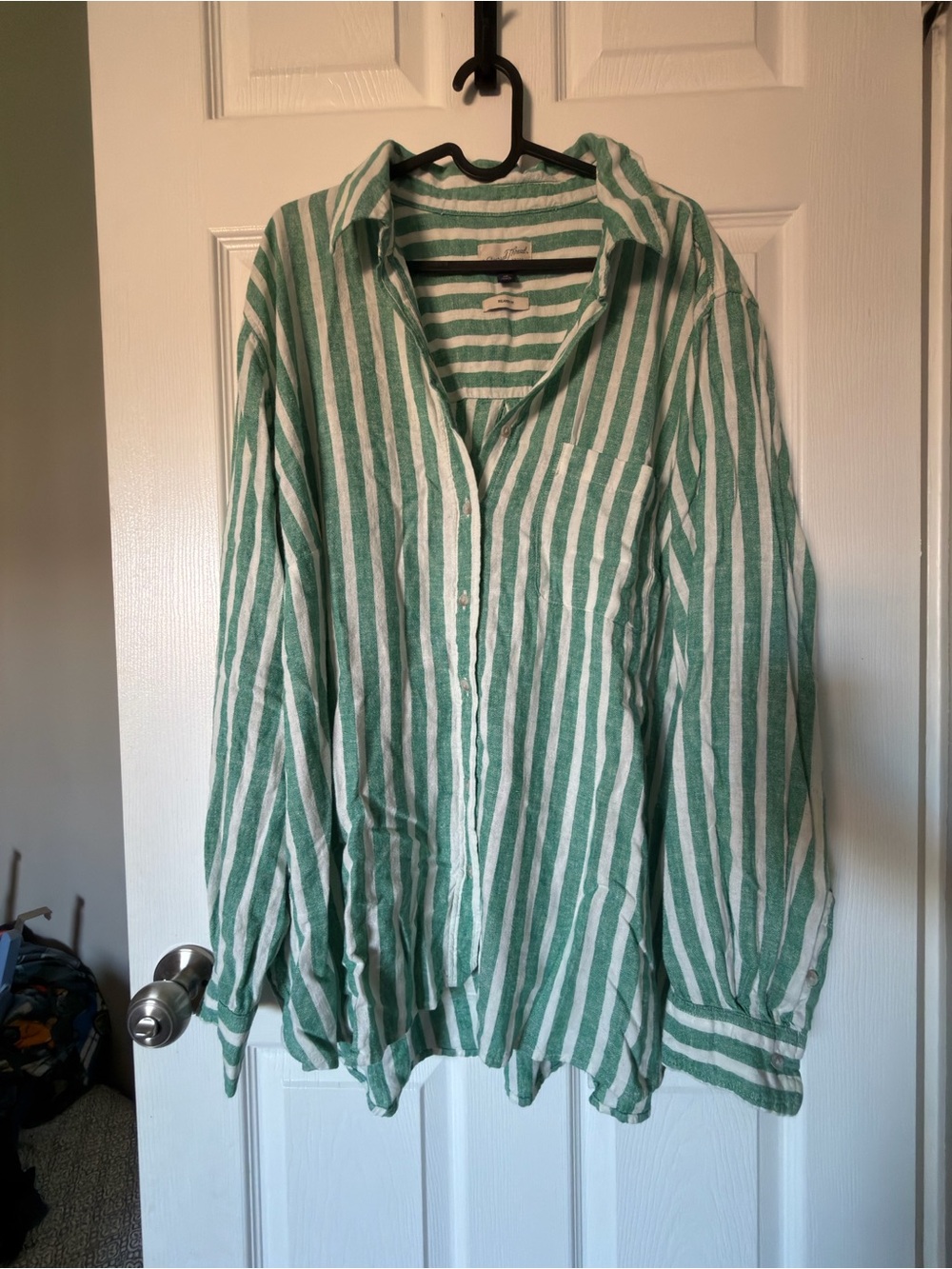 Universal Threads Women’s Plus Size Vertical Stripe Button-Up- XXL